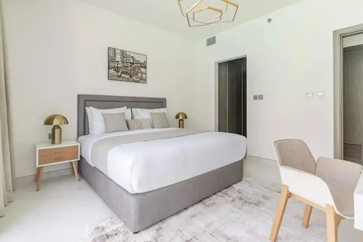 District One Full Water View Apartment Dubai