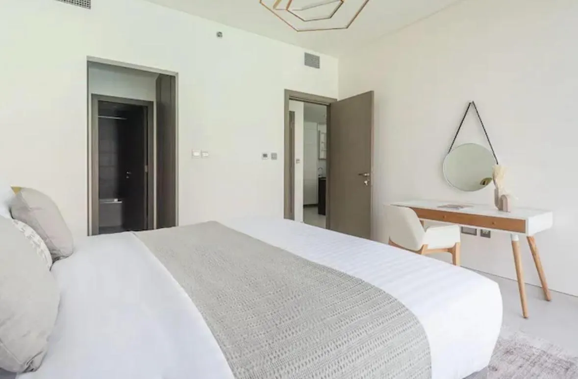 District One Full Water View Apartment Dubai